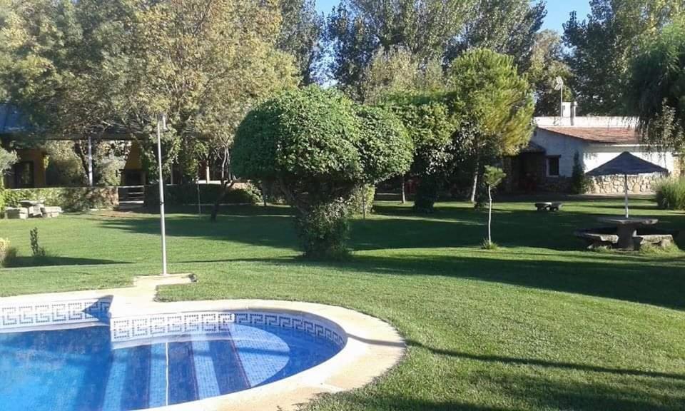 Complejo Rural La Badia Vila Lucillos Exterior foto