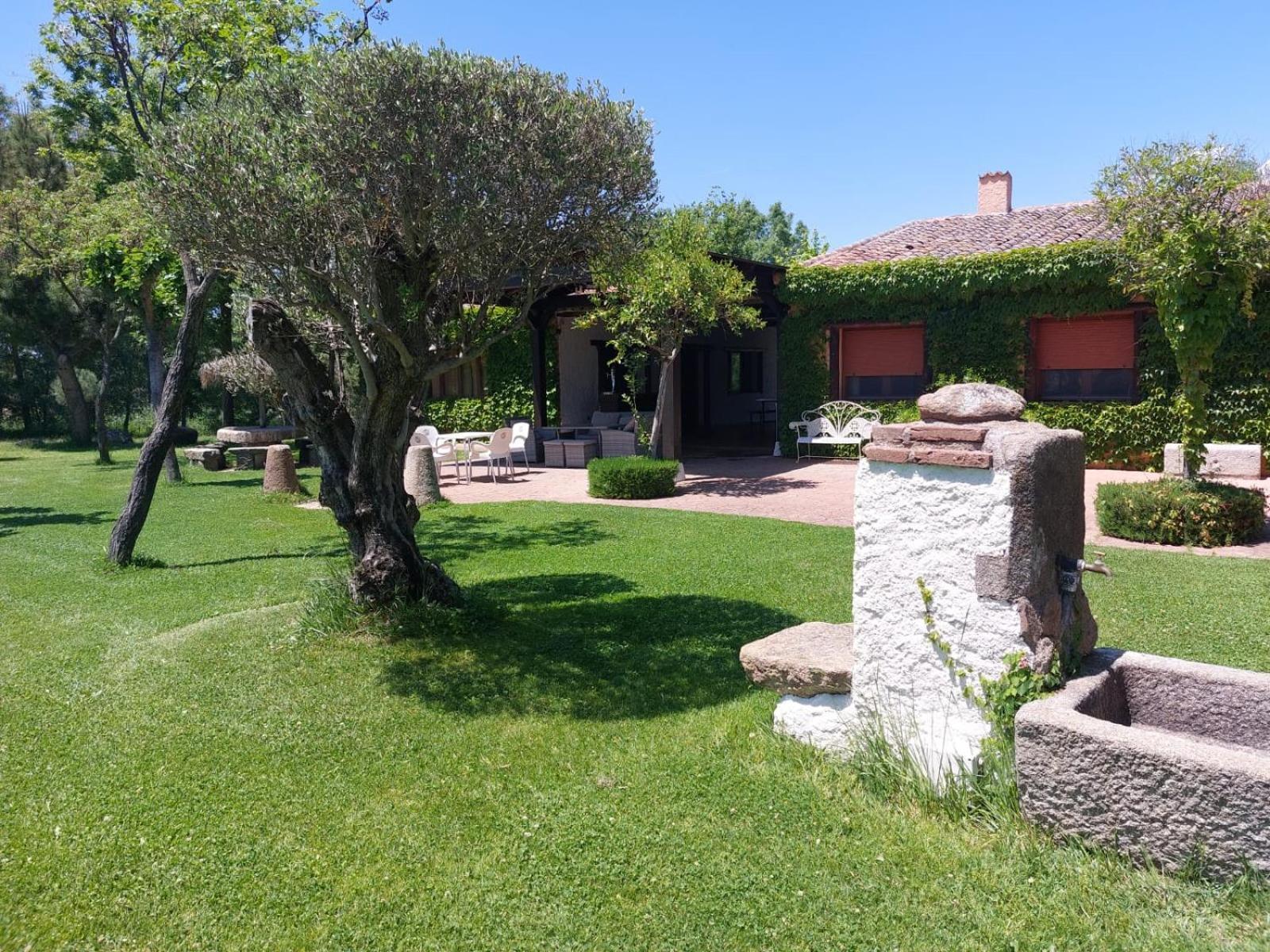 Complejo Rural La Badia Vila Lucillos Exterior foto
